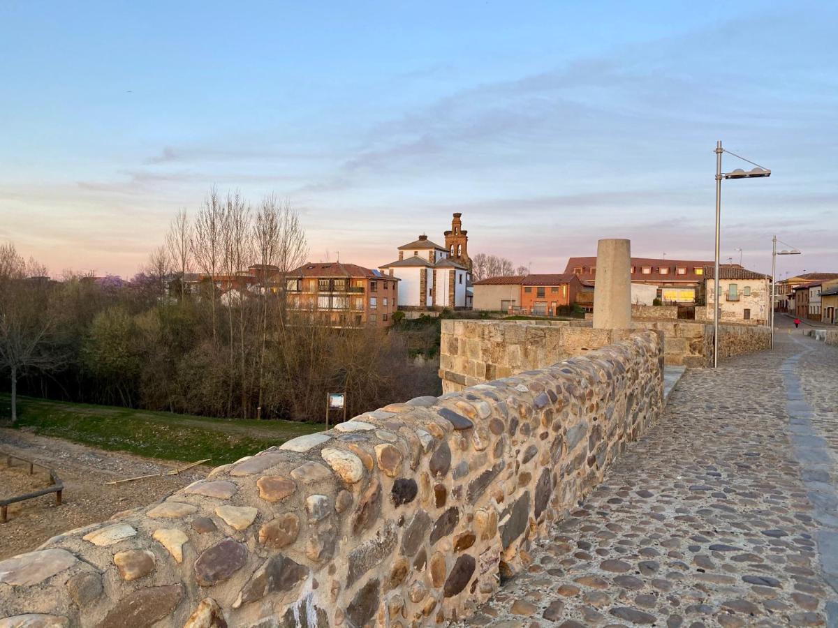 Hospital de Órbigo B&B Puente De Orbigo المظهر الخارجي الصورة