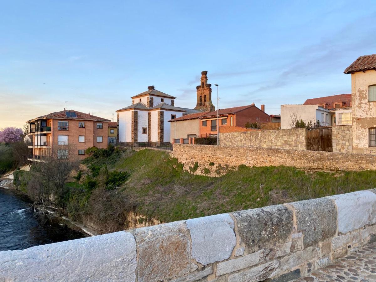 Hospital de Órbigo B&B Puente De Orbigo المظهر الخارجي الصورة